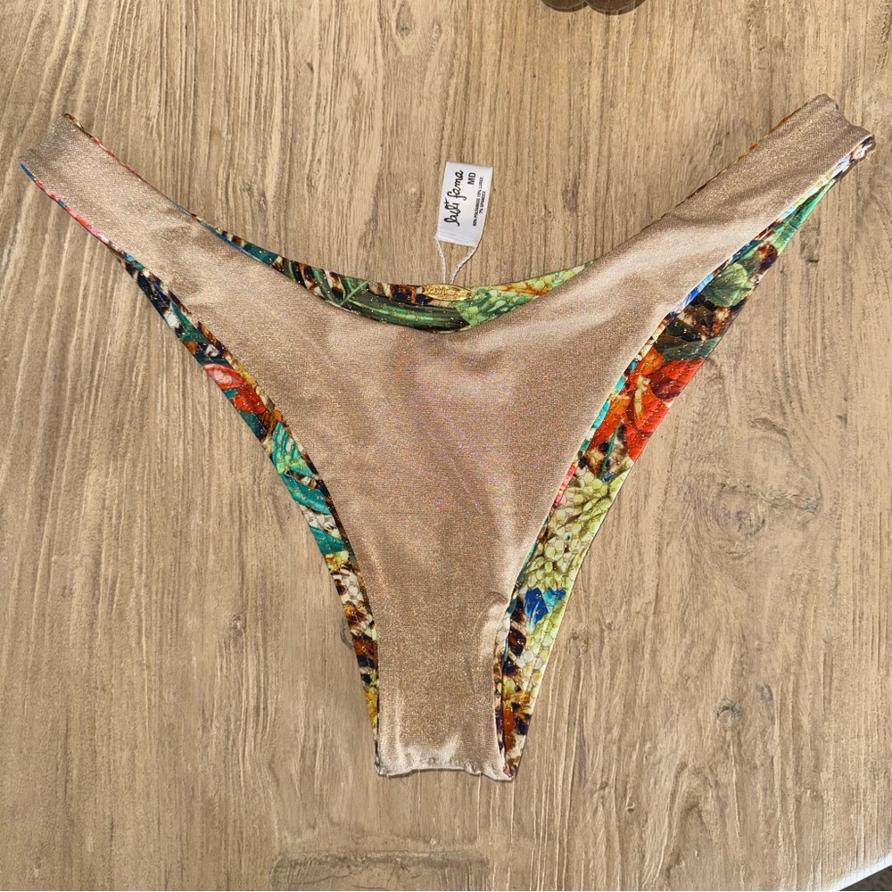 Luli Fama bikini - Picture 5 of 7